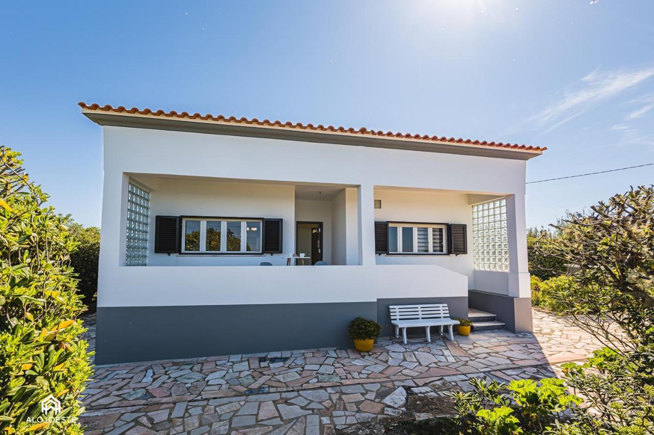 Casa A Beira Mar - Countryhouse With Ocean View Sao Pedro da Cadeira Exterior photo